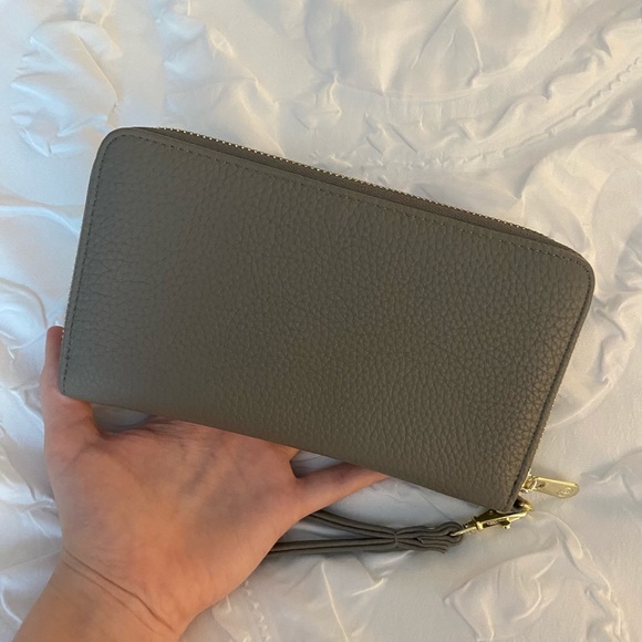 Adrianne Vittadini Grey Wristlet Wallet - Picture 4 of 4